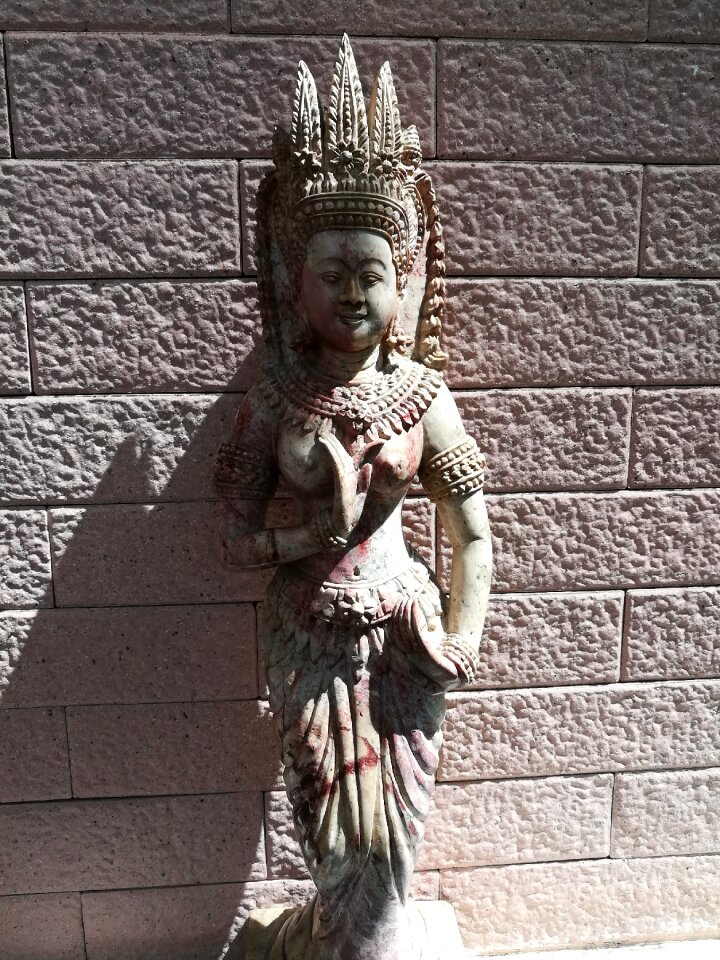 Statue nang apsorn idol