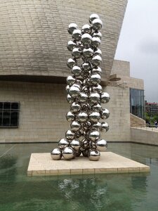 Bilbao sculpture guggenheim