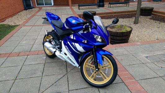 Yzf r125 photo