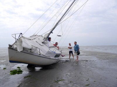 Sailing boat wadden sea dry fall