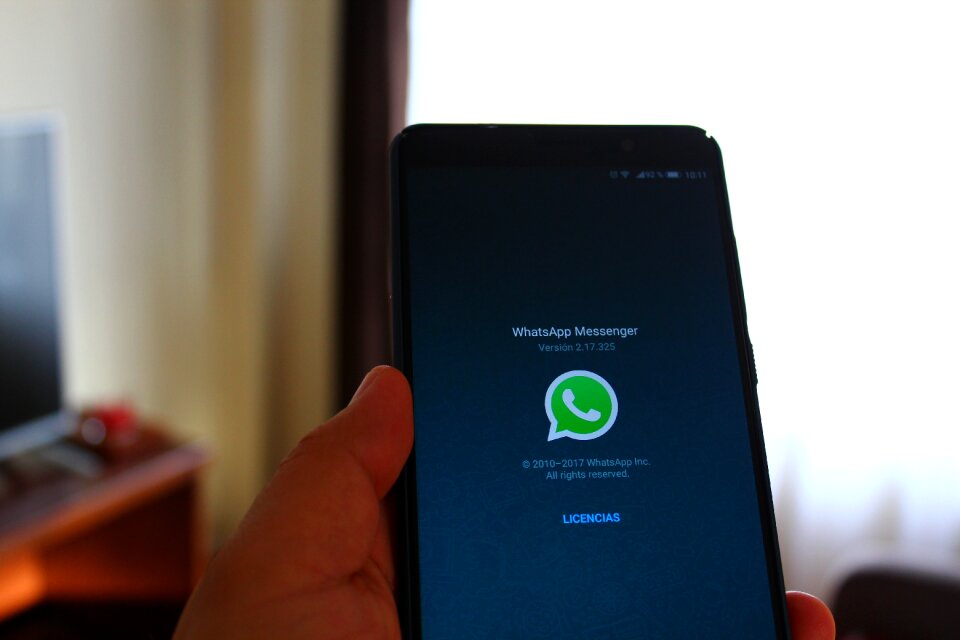 Cell app communication