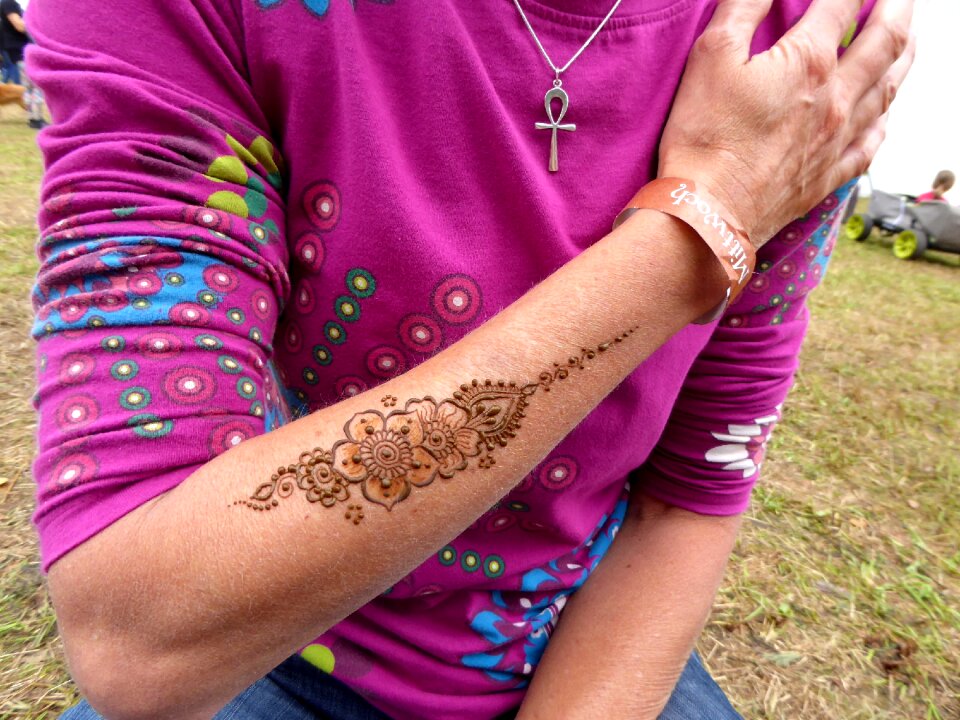 Body jewelry body painting tattoo arm