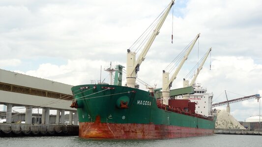 Ship cargo photo