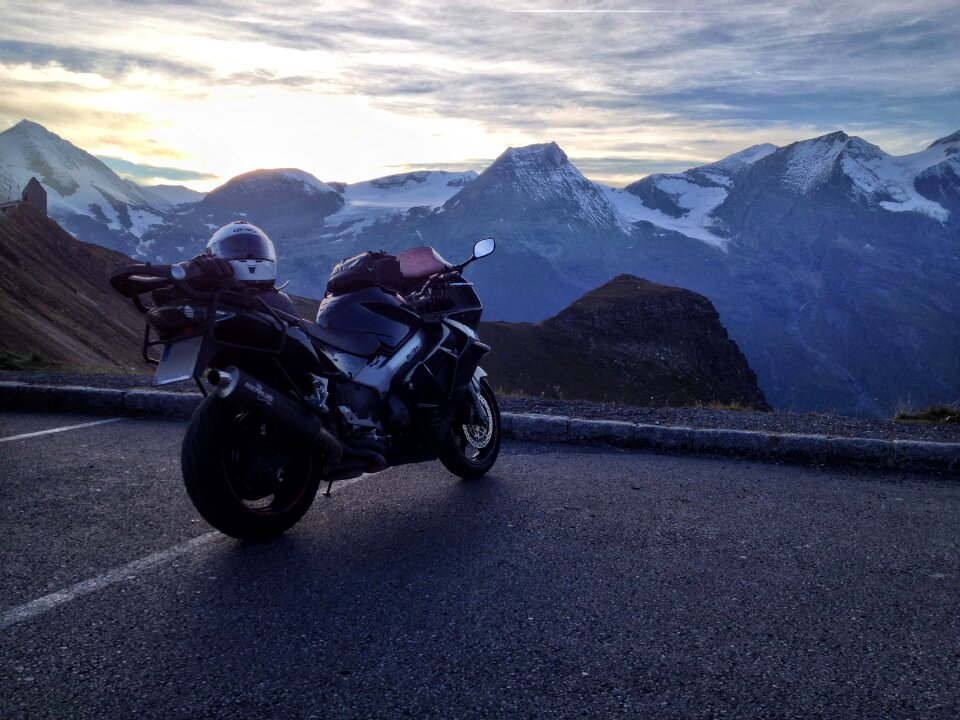 Mountains vehicle racing