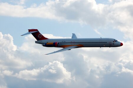 Md the md-80 the dc-9