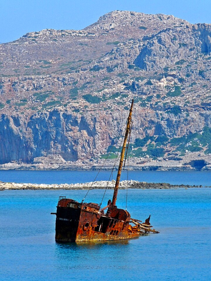 Sea misfortune scrap