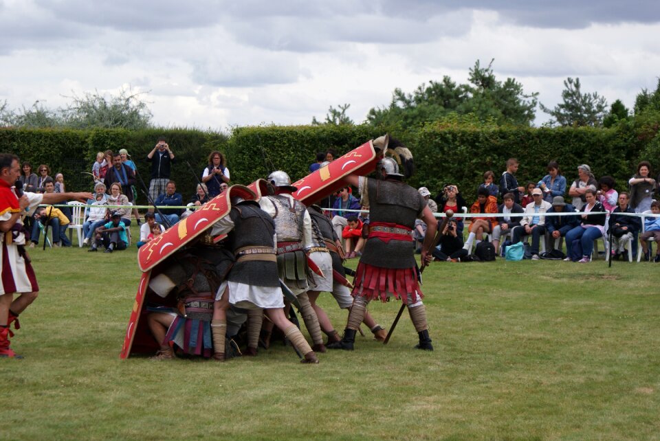 Formation armour costume
