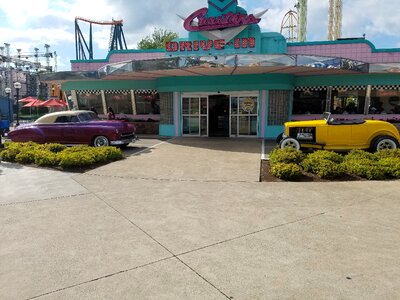 Diner vintage cars