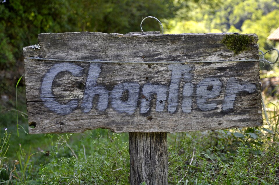 Signage post message