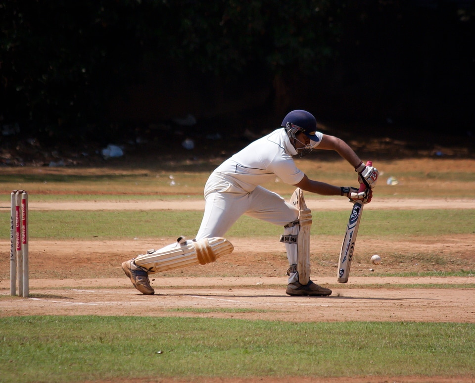 Defensive stumps player