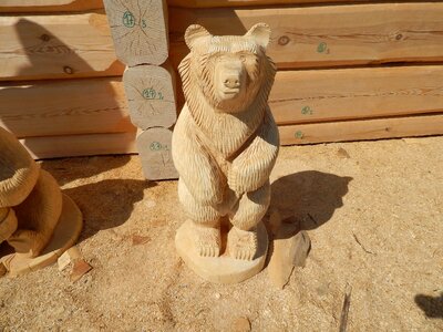 Statuette bear pine