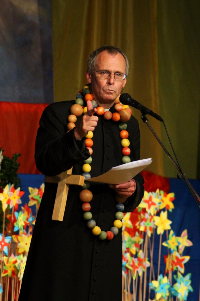 Pastor priest cliche