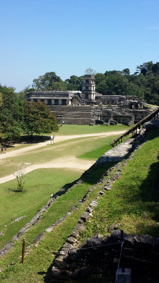 Ruins palenque pyramids