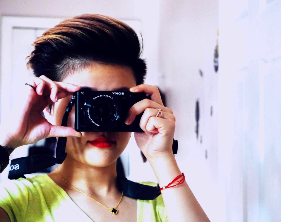 Red lips person device