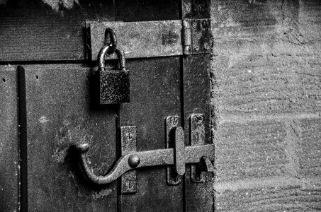 Privacy exit keyhole