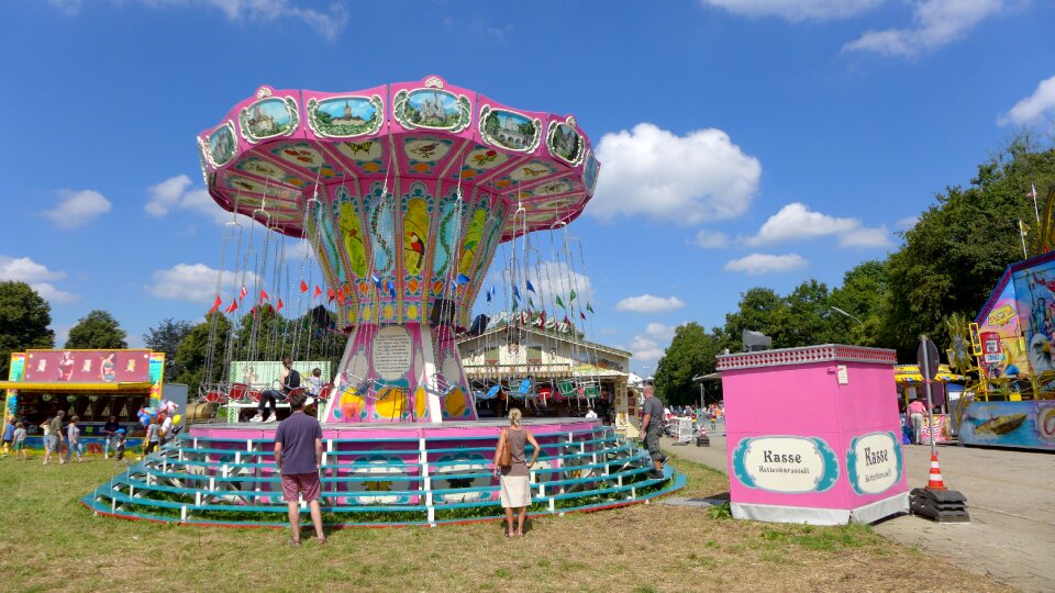 Vorwiesn kettenkarusell ride