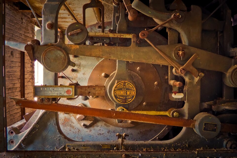 Abandoned horizontal sack scales