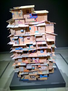 Display exhibit