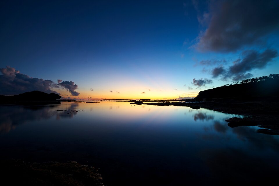 Sky mirror surface island