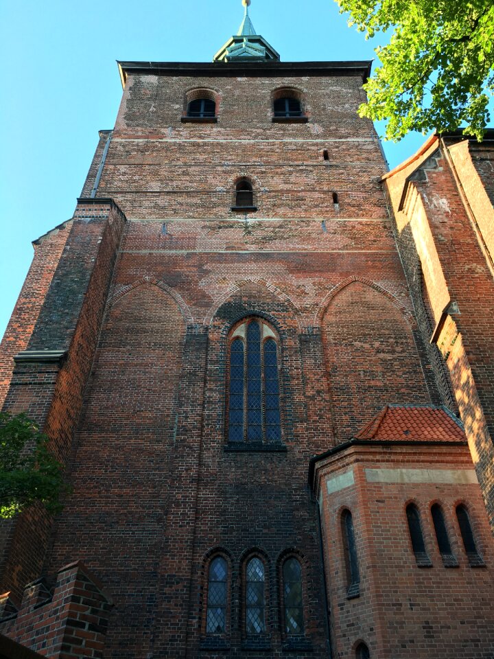 Building chapel sky
