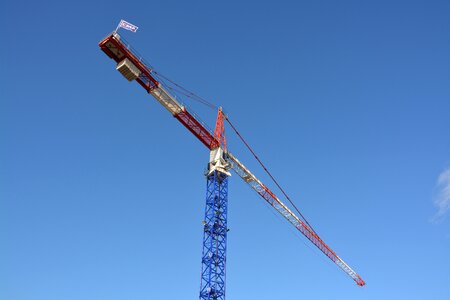 Lifting machine building
