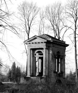 Basket case pavilion monochrome