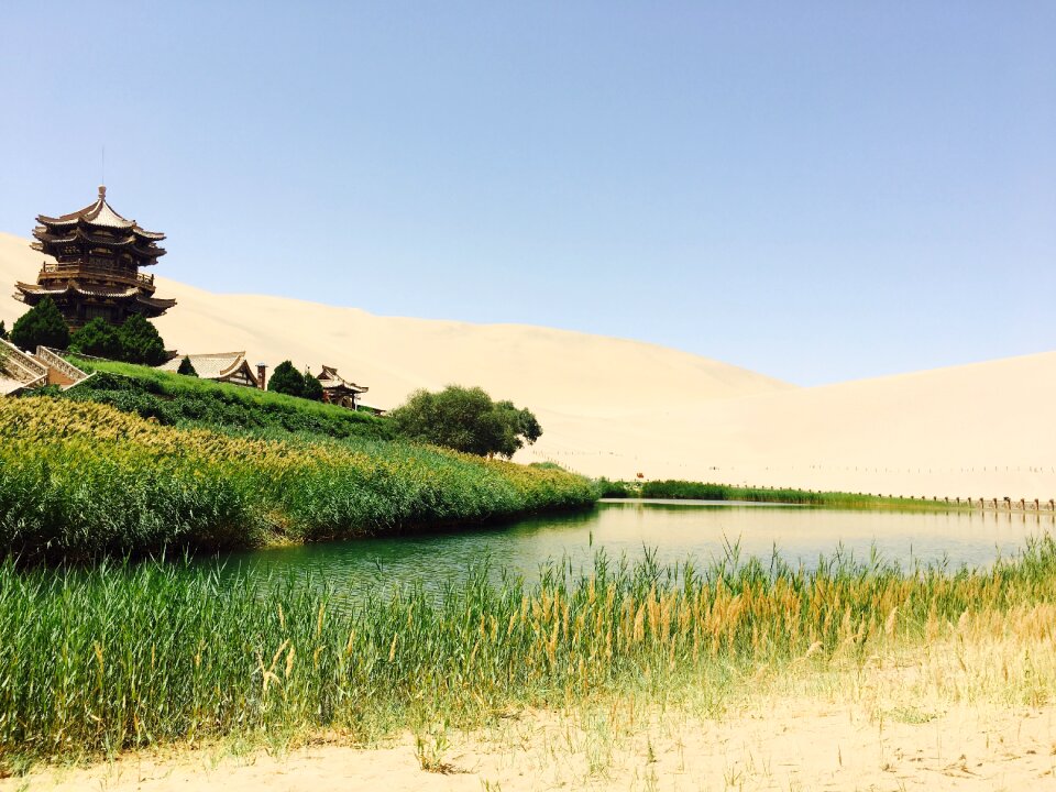 Dunhuang crescent lake original