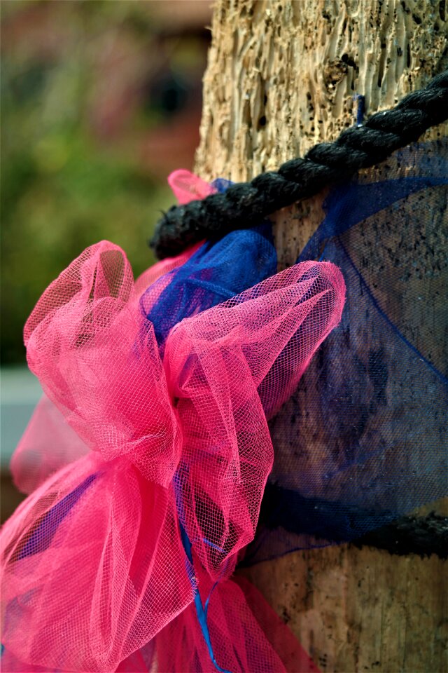 Decoration rope port