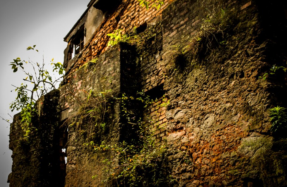 Home ruin demolition