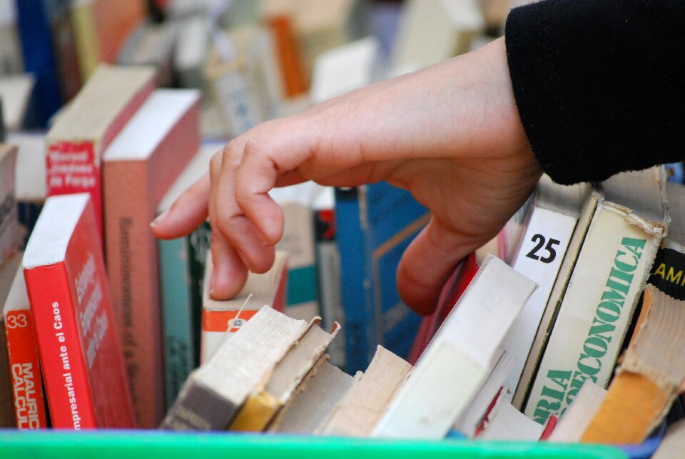 Reading culture hands