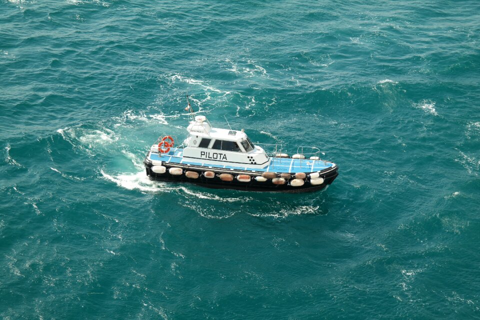 Sea port pilot drive