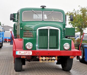Truck vehicle commercial vehicle