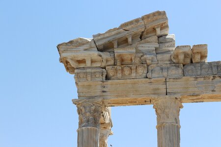 Side apollon temple