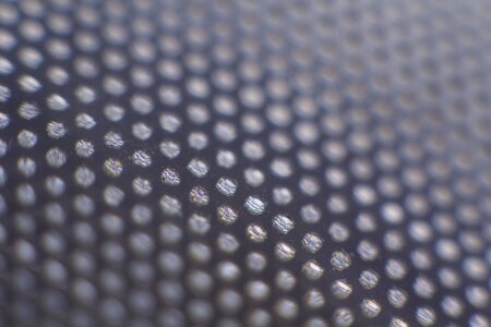 Metal grid pinhole