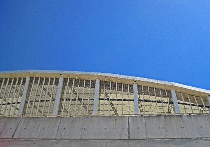 Arena building structure