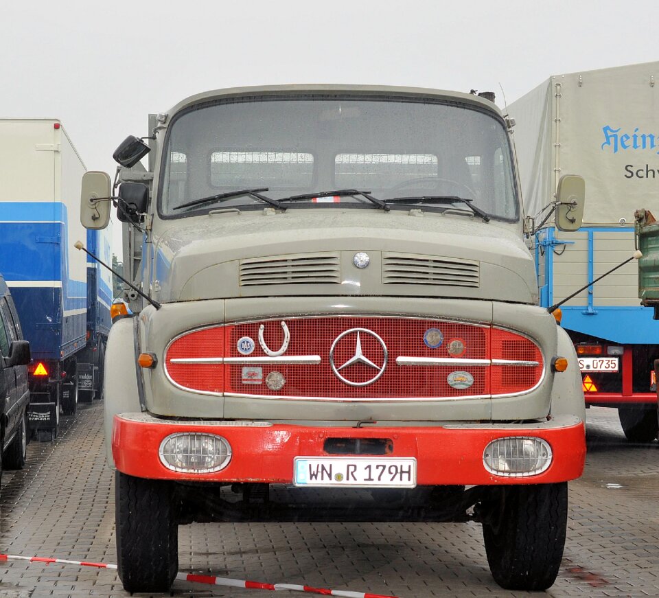 Truck vehicle commercial vehicle
