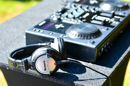 Dj headphones mixer photo