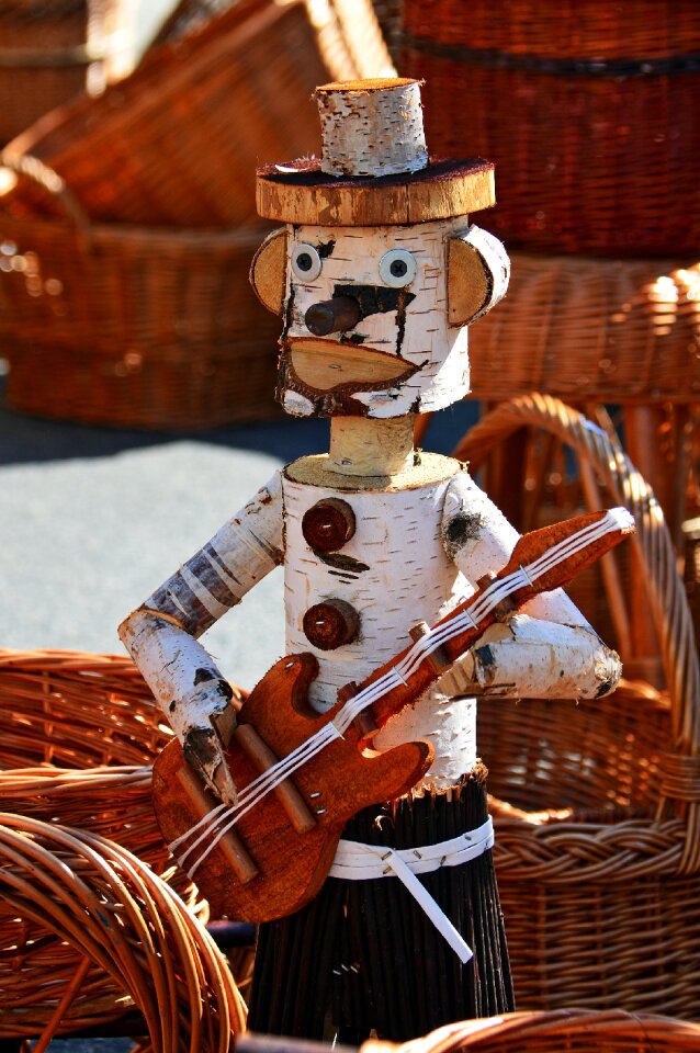 Arts and crafts carving folk art