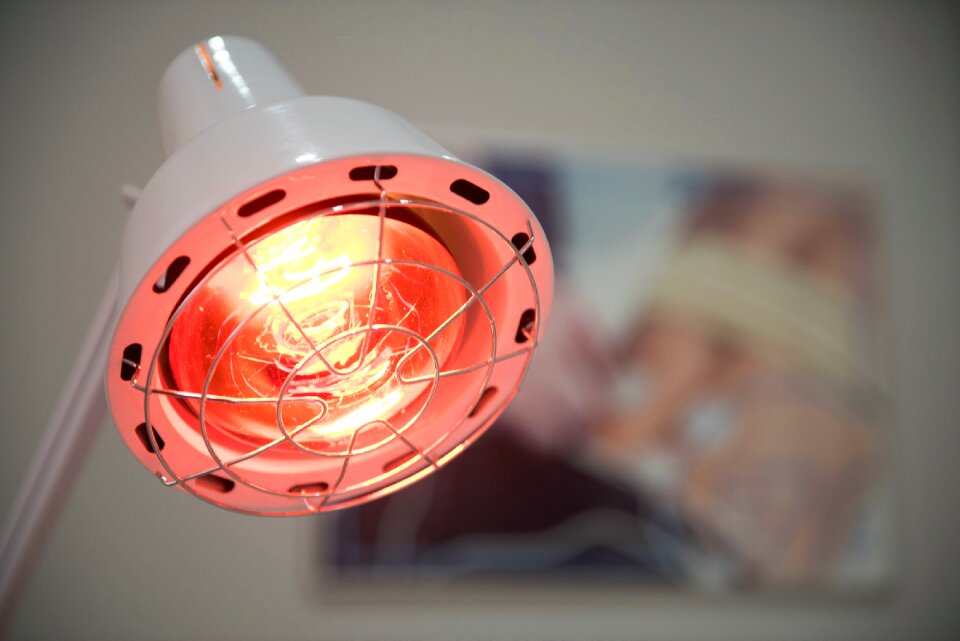 Lamp heat physiotherapy