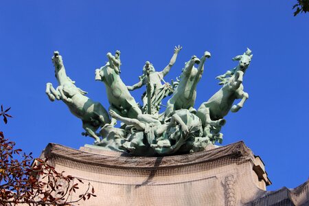 Paris grand palace sculpture