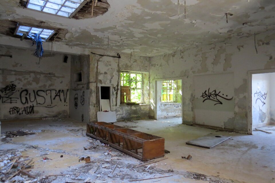 Croatia decay lapsed