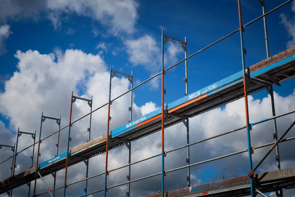 Site scaffolding new building