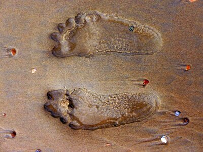 Sand beach ten barefoot