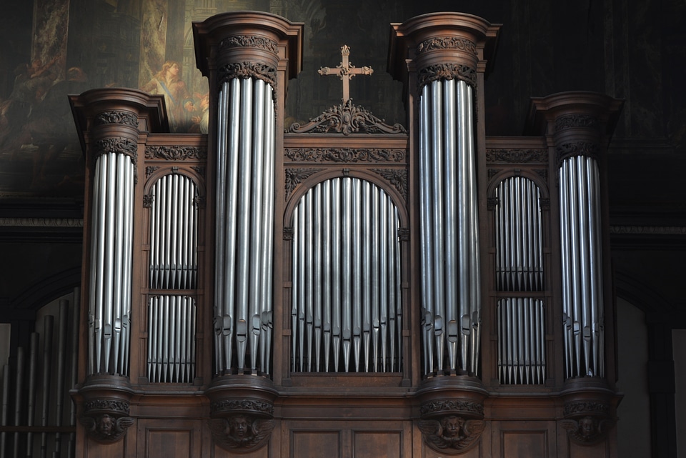 Instrument church music