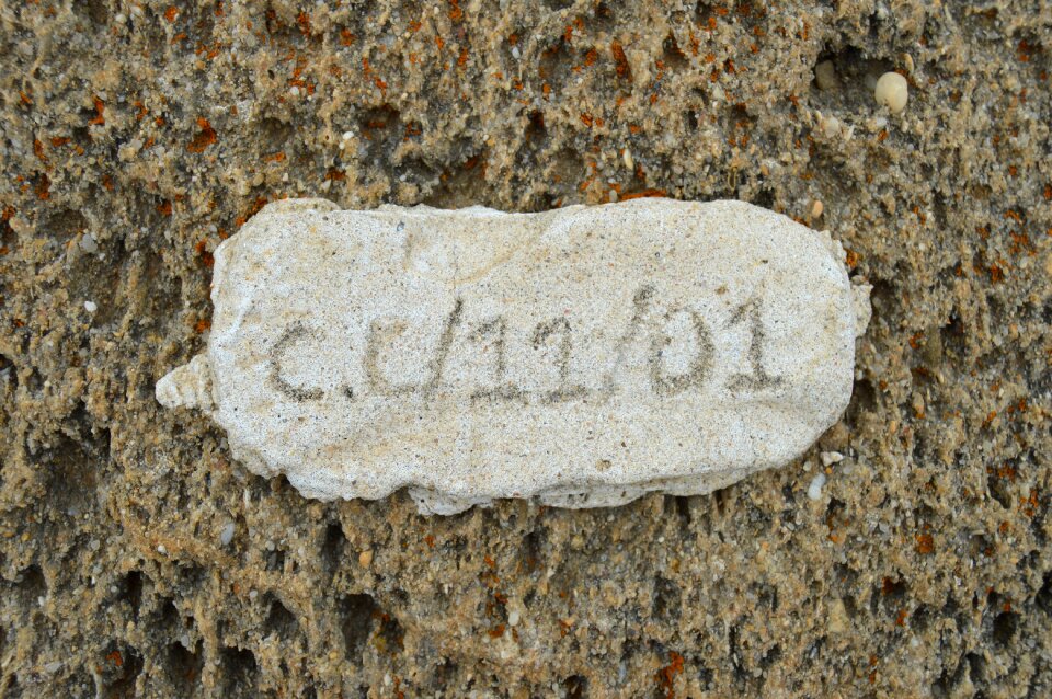 Details signature stone
