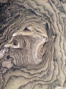 Background bottom-of-screen ripple
