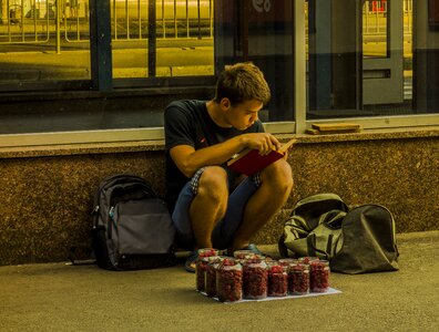 Raspberry guy reads