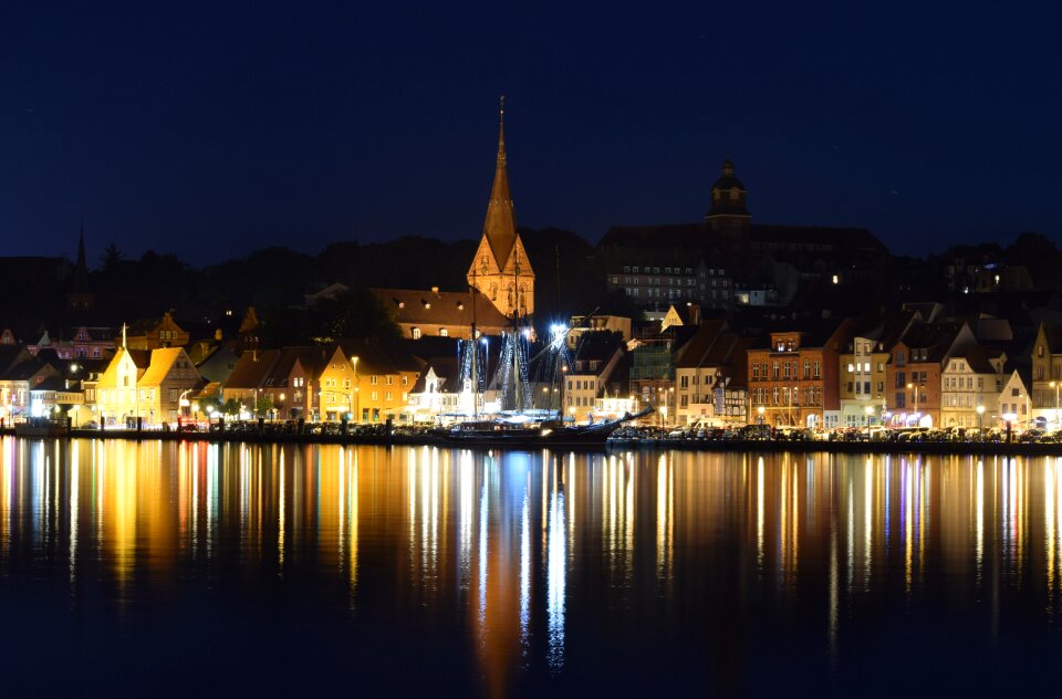 Sea long exposure houses photo