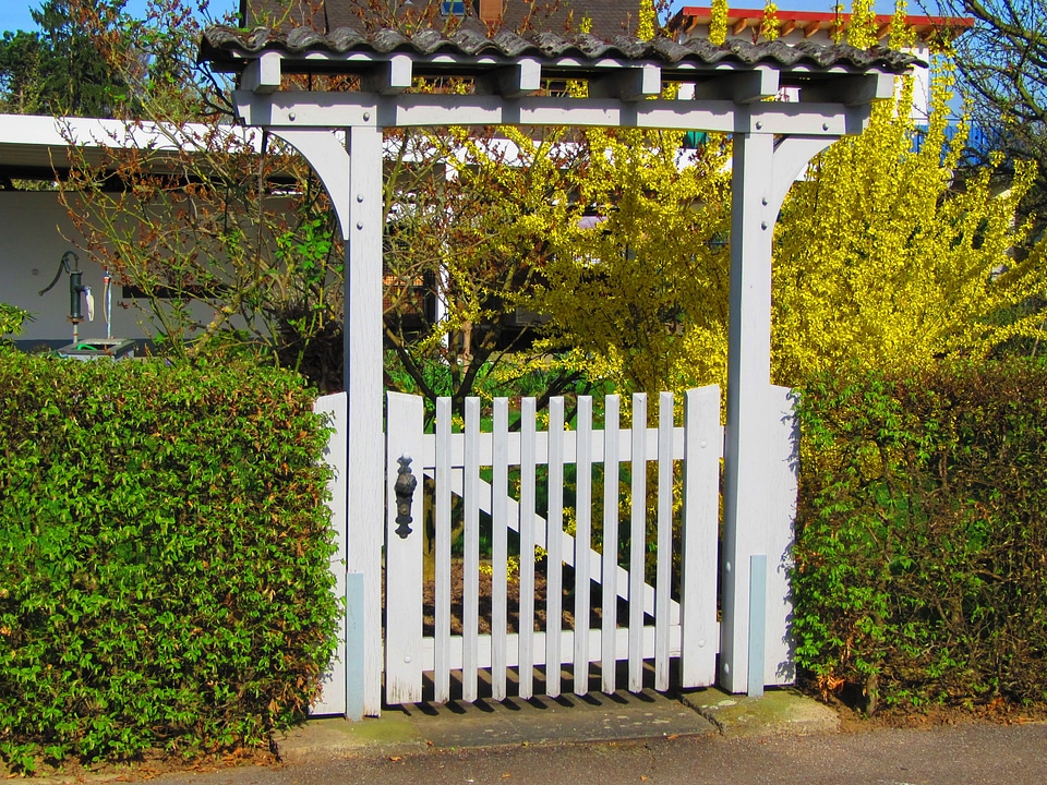 Fence white input