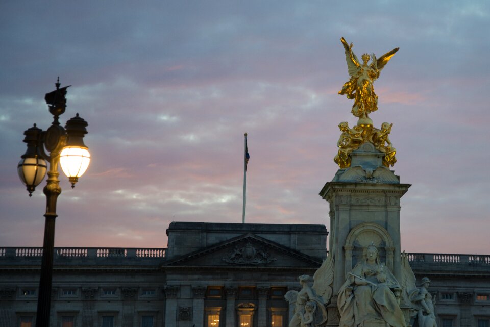Buckingham palace sunset pink